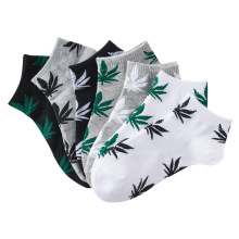 All-cotton custom cooling ventilation new maple leaf design men can be mass custom ship socks